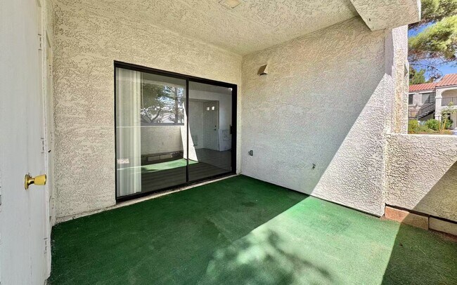 Building Photo - 4724 Nara Vista Way