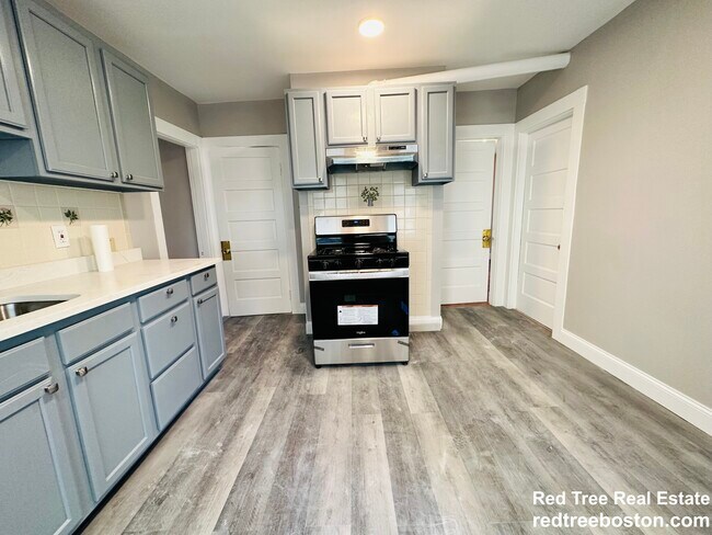 Building Photo - 6 Mortimer Pl