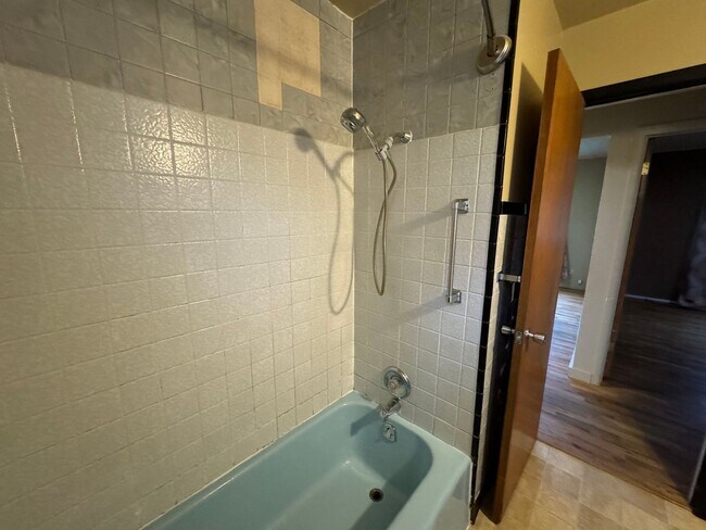 Building Photo - West Roseburg 2 Bedroom house