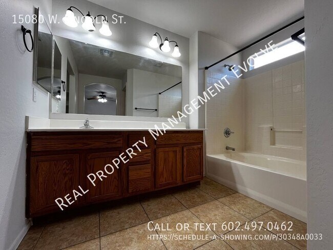 Building Photo - Goodyear Home With Lots of Amenities!!