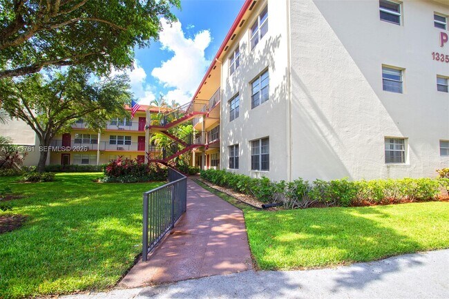 Building Photo - 13350 SW 1st St