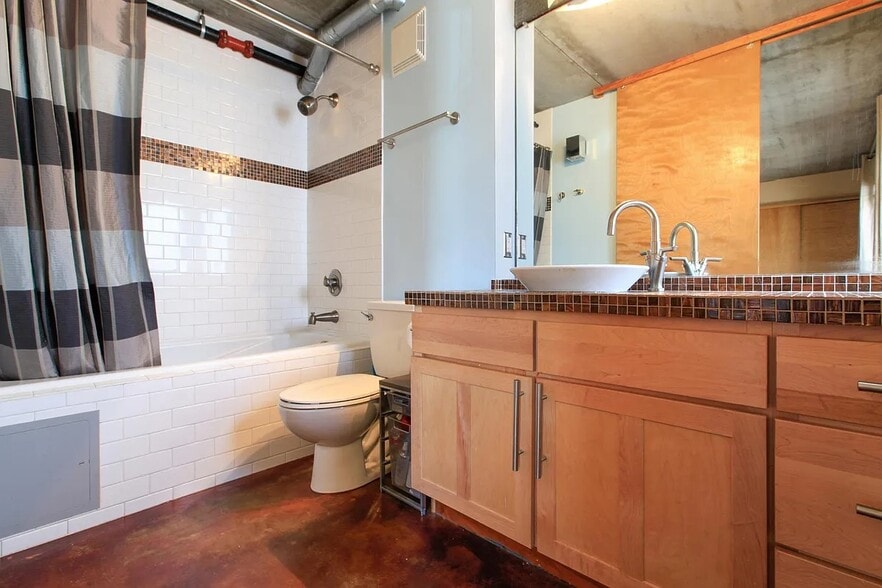 Building Photo - 2340 Curtis Street