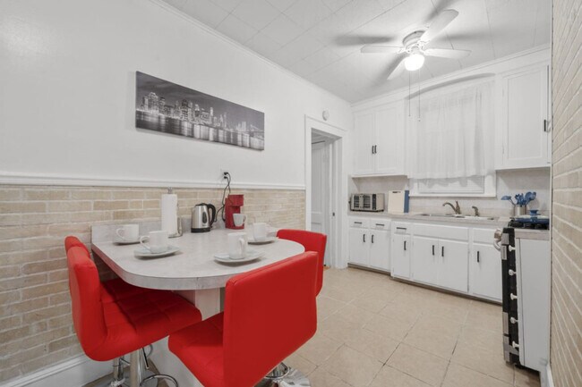 Building Photo - 21 Lord Ave