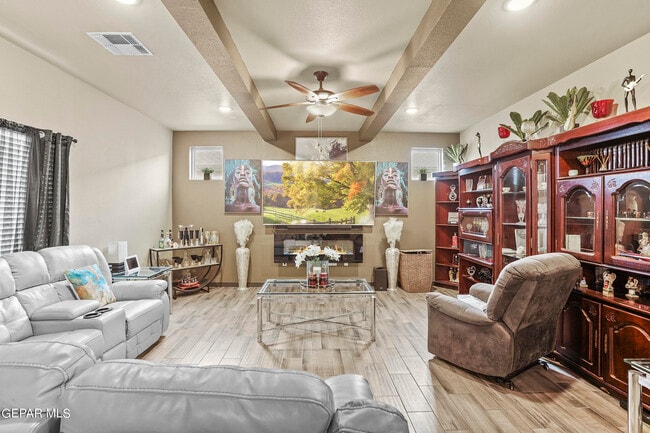 Building Photo - 1742 Breeder Cup Wy