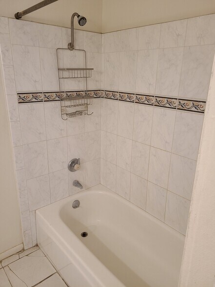 Building Photo - 2547 Rambling Ct
