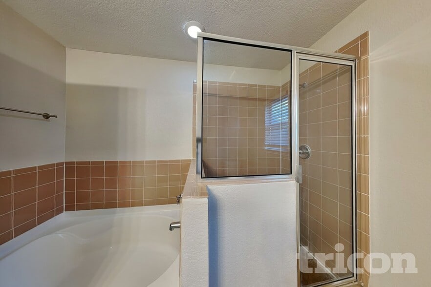 Building Photo - 8210 Grissom Cir