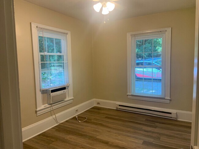 Building Photo - 1 BR in Glenwood