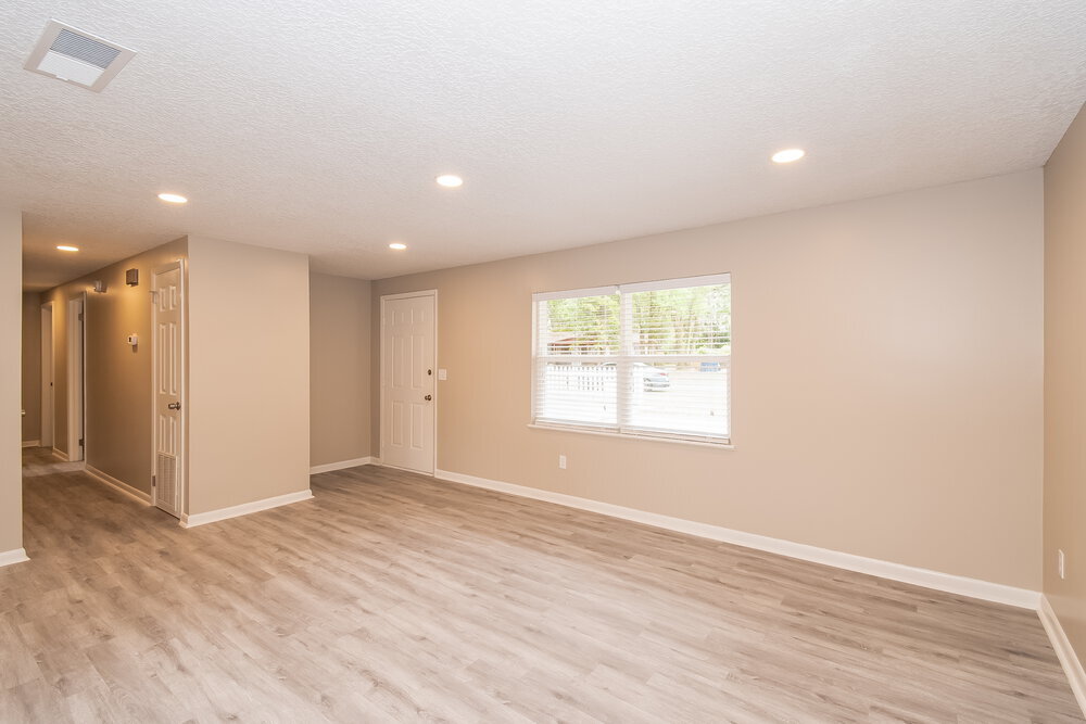 Building Photo - 4219 Pointe Haven Dr S