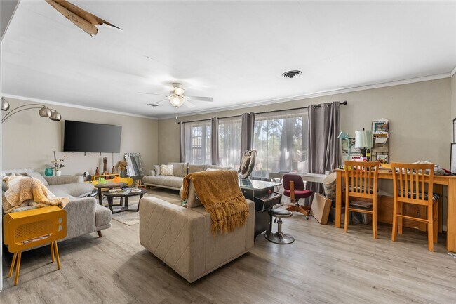 Building Photo - 2306 Ave P