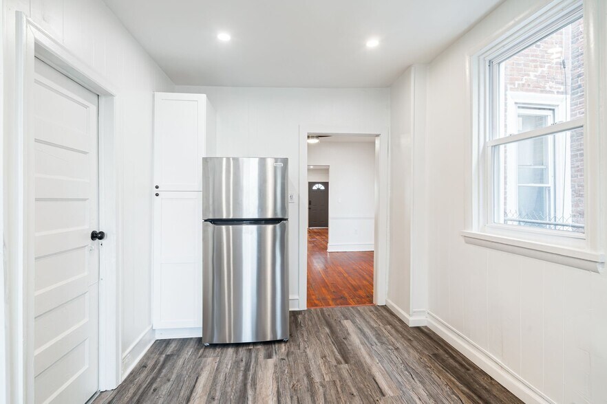 Building Photo - 6018 Irving St