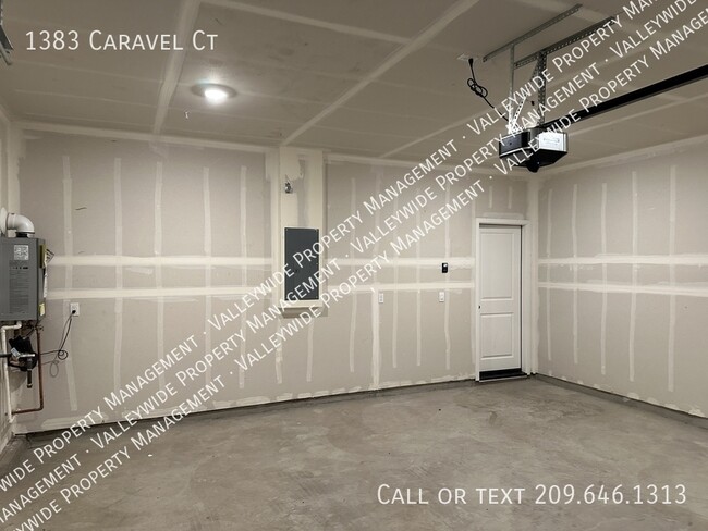 Building Photo - 1383 Caravel Ct