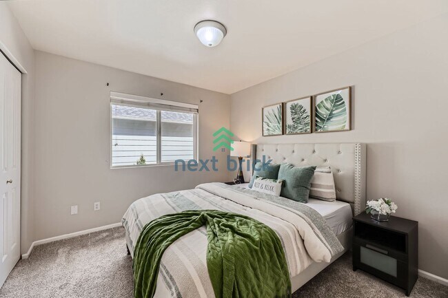 Building Photo - A beautiful 3 bedrooms and 2.5 bathrooms h...