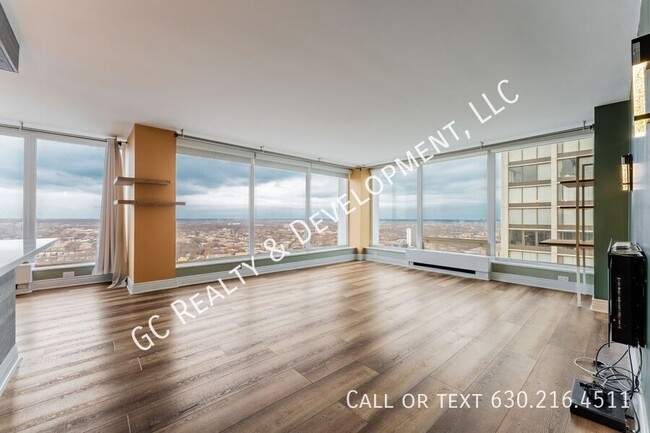 Building Photo - *** 2 WEEKS FREE RENT / EDGEWATER PLAZA / ...