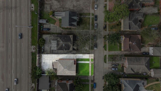 Building Photo - 1631 Castle Ct