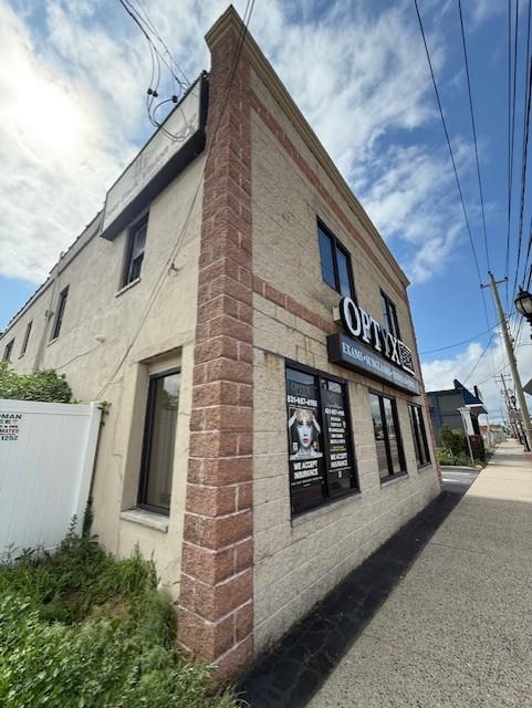 Primary Photo - 1806 Deer Park Ave