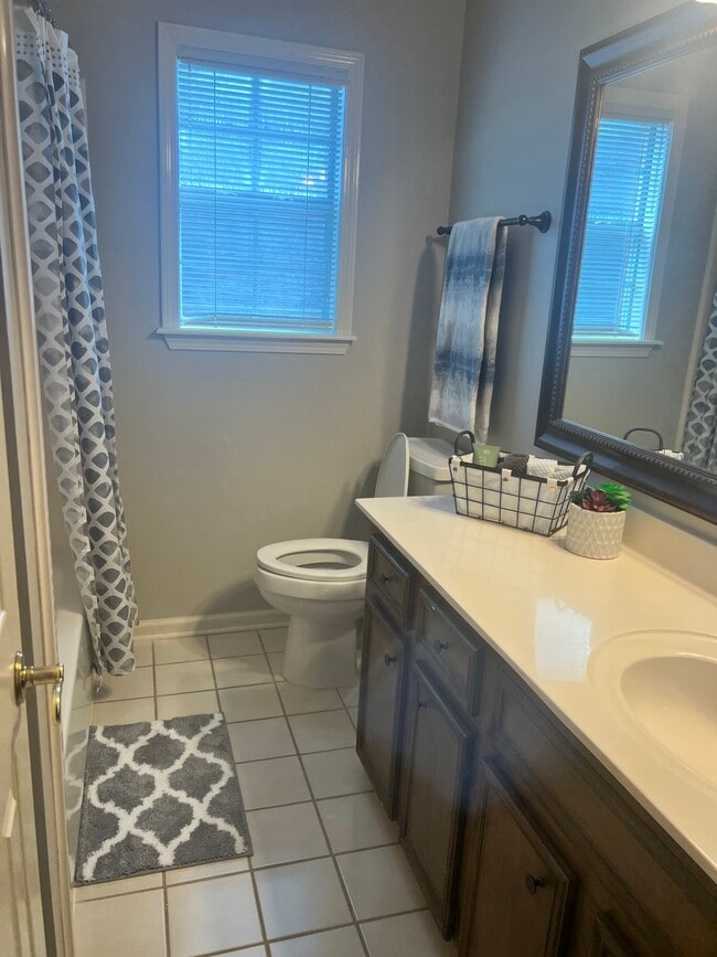 Building Photo - 340 Willow Ridge Cove