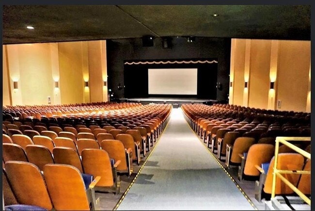 Building Photo - 104 Westbury E