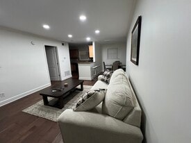 Building Photo - 48 Peachtree Ave NE