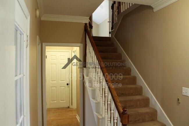 Building Photo - 430 Maplegrove Dr