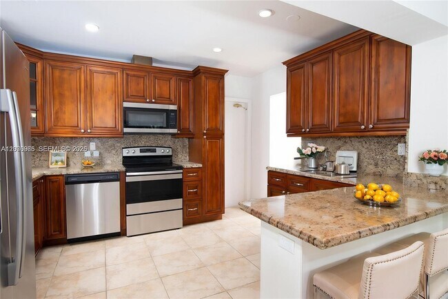 Building Photo - 9310 SW 57th Terrace