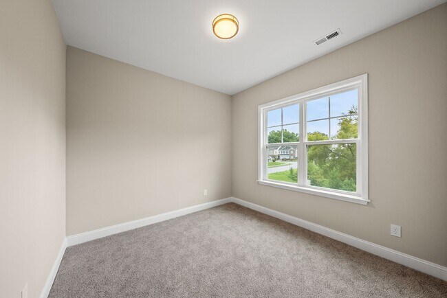 Building Photo - 7994 Humie Olive Rd