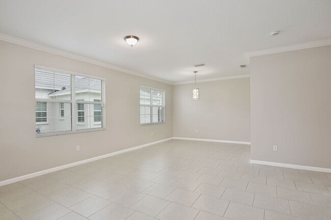 Building Photo - Beautiful 4/2.5 Spacious Home with a Loft Area and a 2 Car Garage Located in Sawgrass Bay - Clerm...