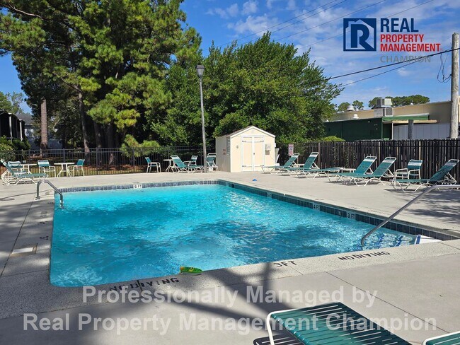 Building Photo - 2 BD/2 BA Second Floor Condo w/ Central Wi...
