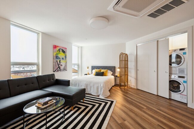 Building Photo - Bright Studio Apartment with large kitchen in Brewerytown!