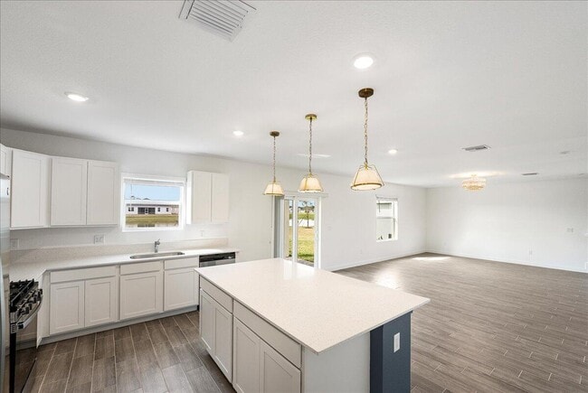 Building Photo - 6338 Windwood Wy