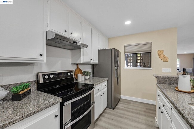Building Photo - 39139 Argonaut Way