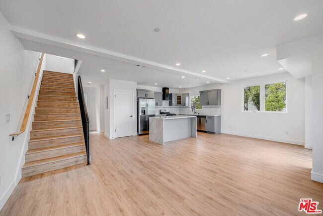 Building Photo - 1433 S Crescent Heights Blvd