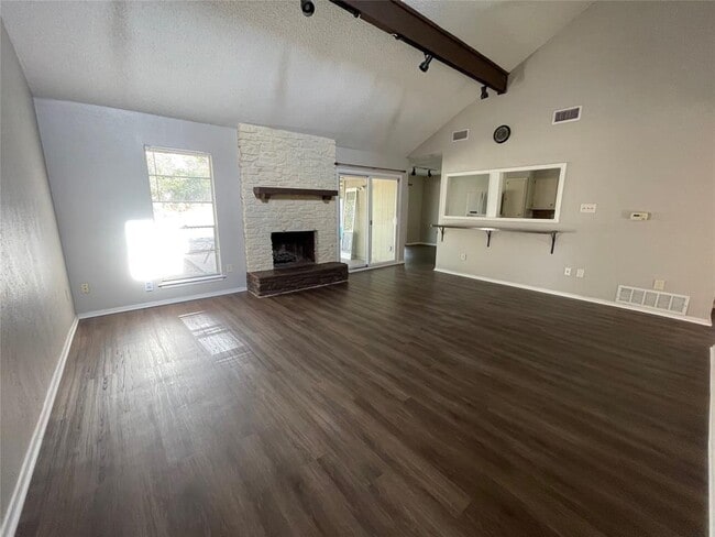 Building Photo - 412 Blue Valley Dr