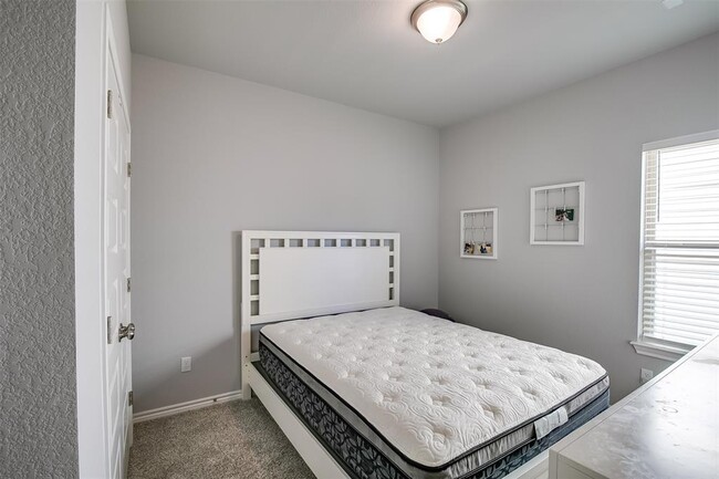 Building Photo - 257 Syrah Ct