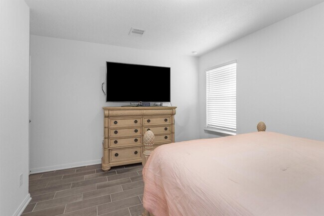 Building Photo - 5614 Grizzly Bear Wy