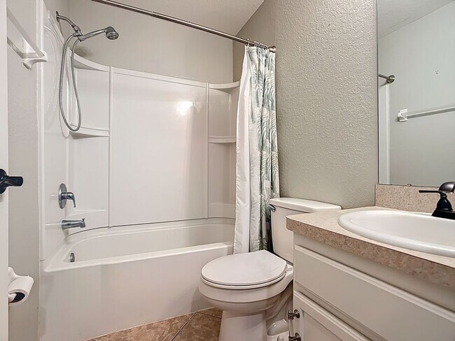 Building Photo - 1152 Bowline St