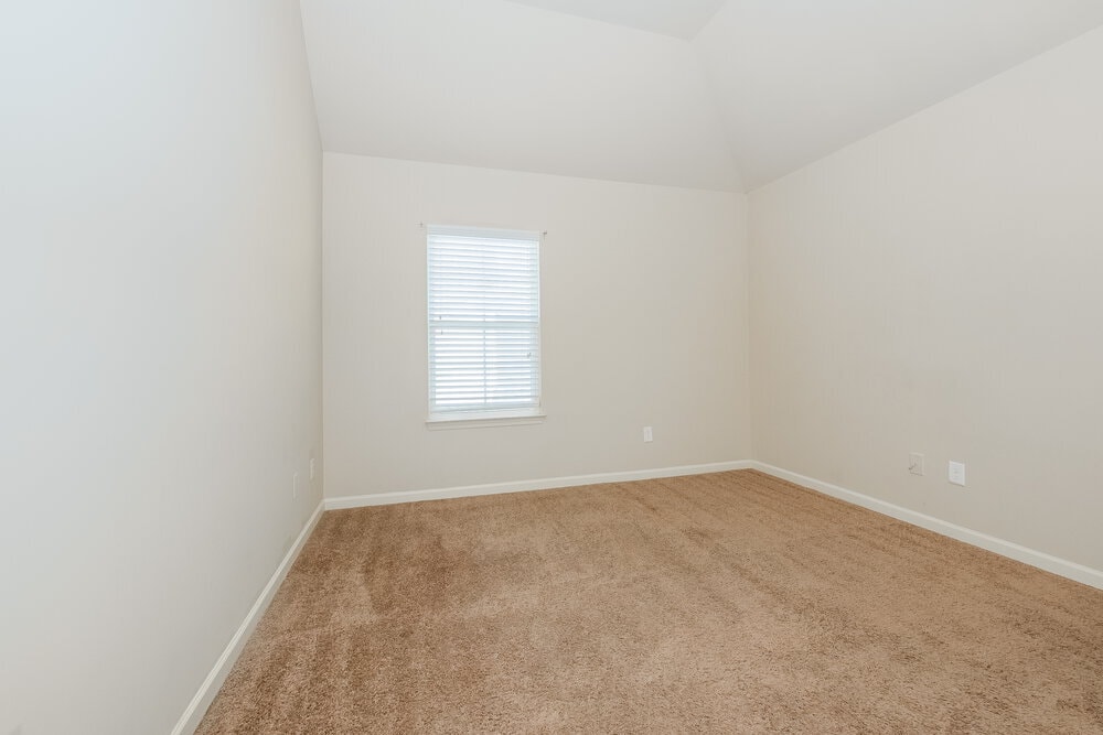 Building Photo - 917 Piedmont Dr