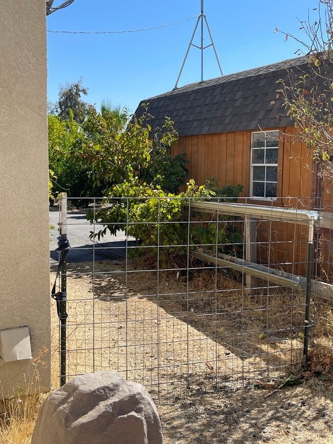 Building Photo - 5-Bedroom, 3-Bathroom Home for Rent on 1-A...