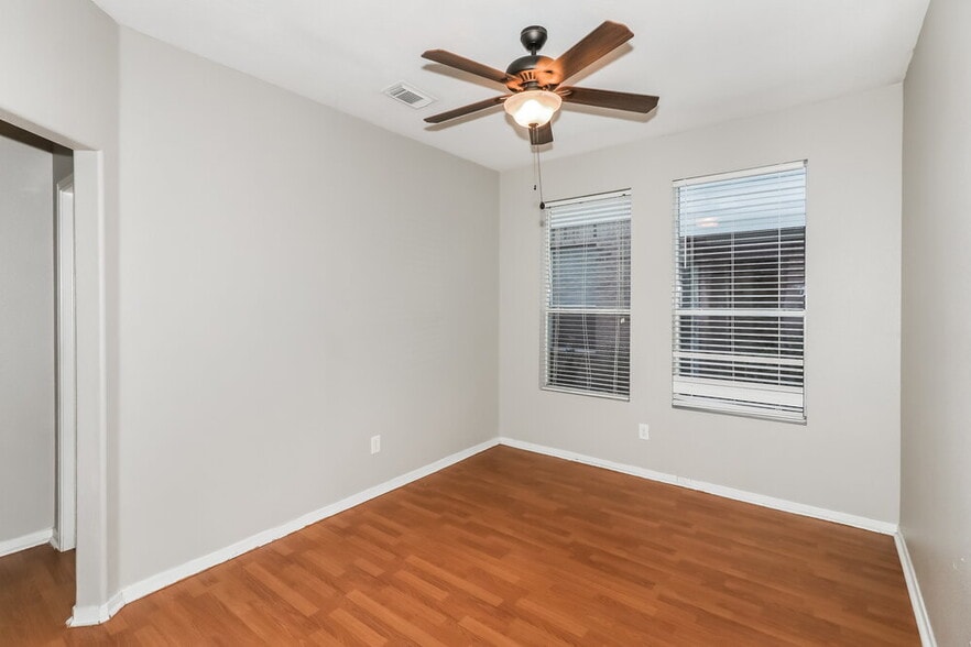 Building Photo - 12146 Landsdown Ridge Way