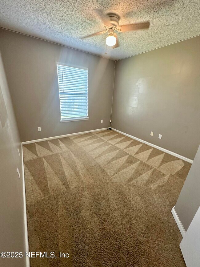 Building Photo - 925 Lake Sanford Ct