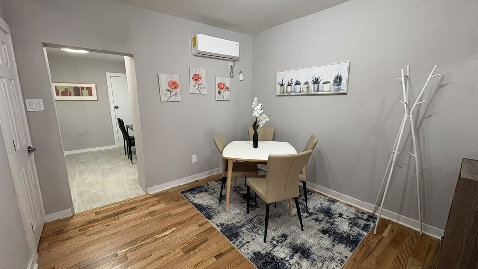 Building Photo - 1635 Lecount St