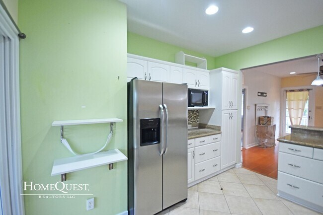 Building Photo - Live in Kailua Town!  Pet Friendly 3/2 with A/C - $4400