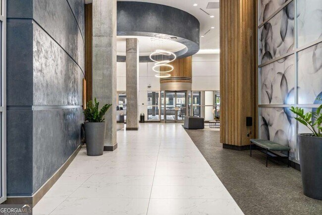 Building Photo - 923 Peachtree St NE