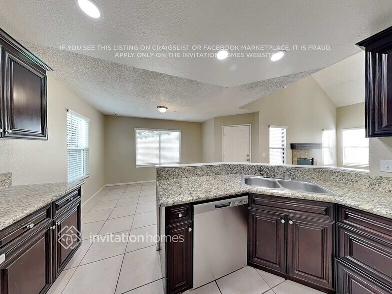 Building Photo - 14566 Southwood Dr