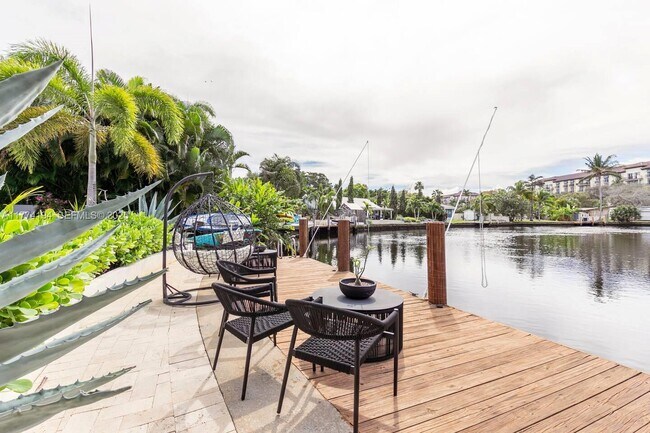 Building Photo - 2809 NE 14th Ave