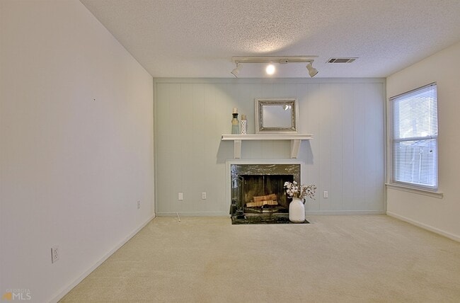 Building Photo - 72 Cobblestone Creek