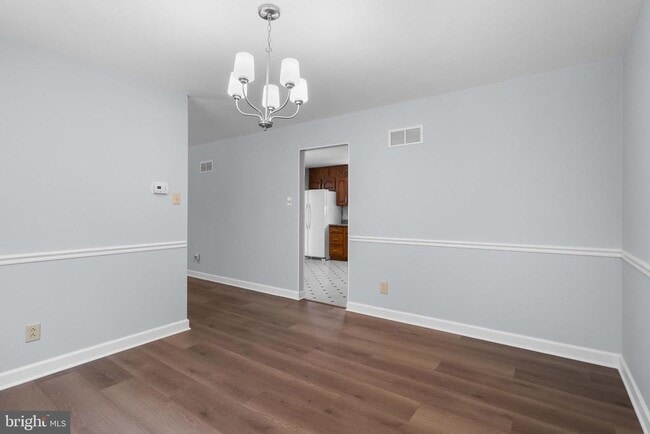Building Photo - 3335 S Rockfield Dr
