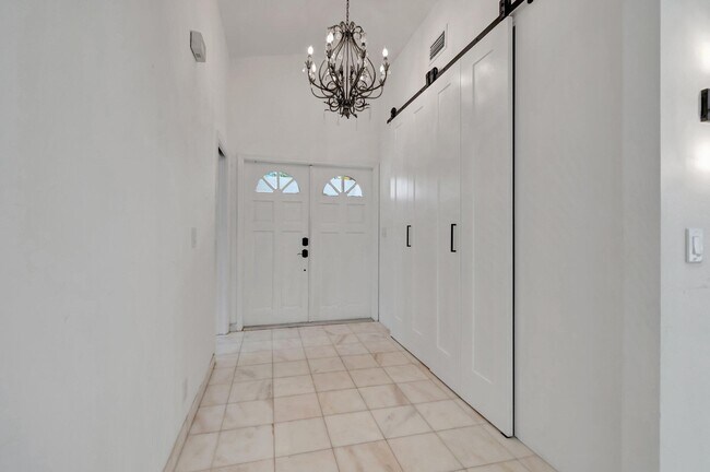 Building Photo - 7810 Villa Nova Dr