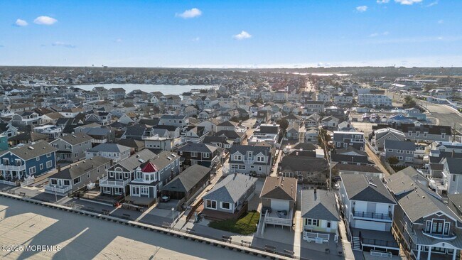 Building Photo - 115 Boardwalk