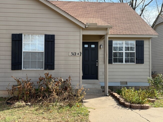 Primary Photo - 2 bedroom Duplex in Catoosa, Small Pets welcome