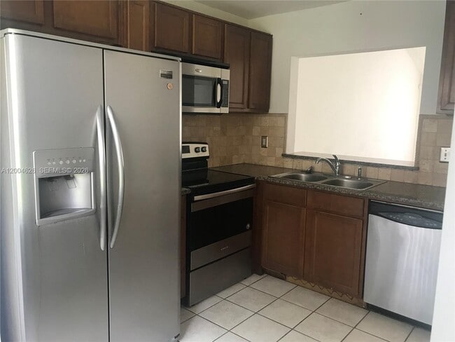 Building Photo - 3825 NW 90th Ave